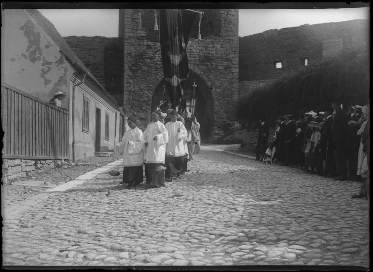 Miraklet: Tavlor ur det katolska samfundslivet photo