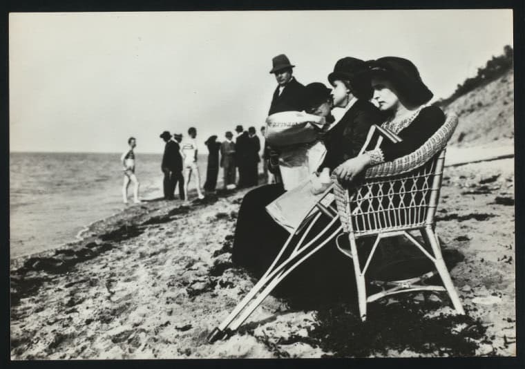 Miraklet: Tavlor ur det katolska samfundslivet photo