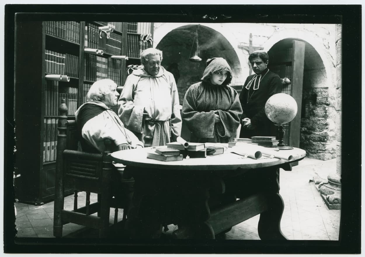 Miraklet: Tavlor ur det katolska samfundslivet photo