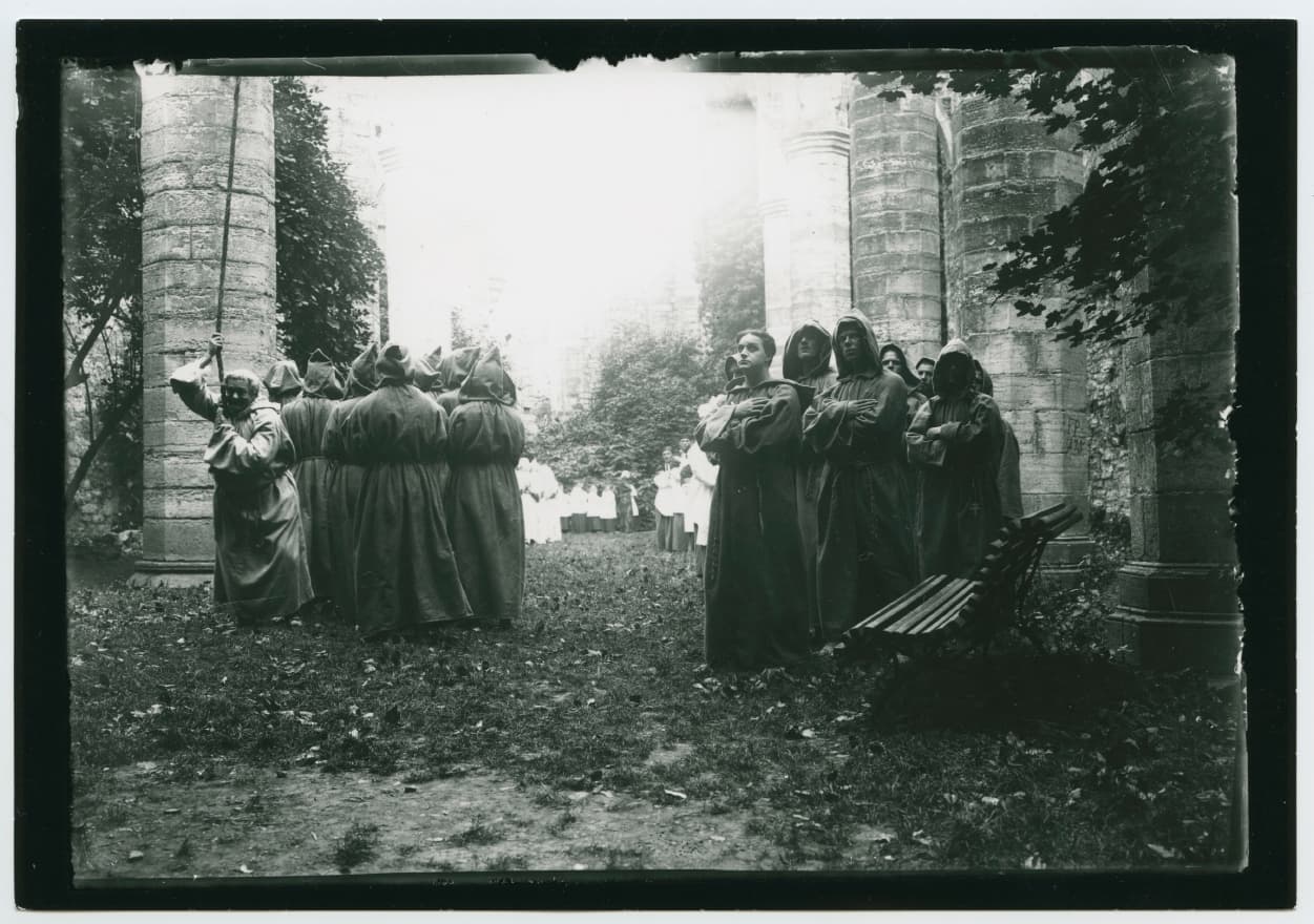 Miraklet: Tavlor ur det katolska samfundslivet photo