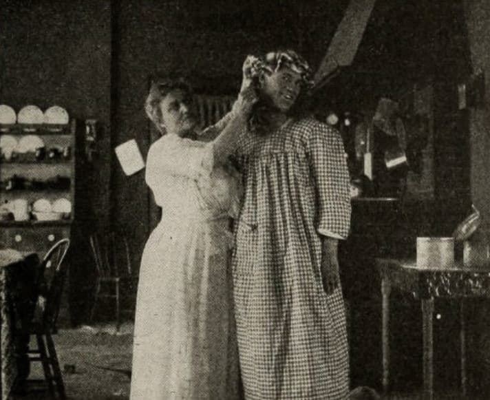 Mrs. Black Is Back photo