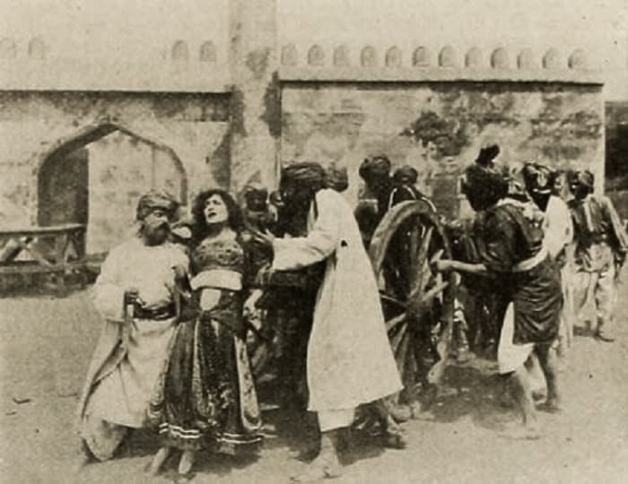 Shannon of the Sixth photo