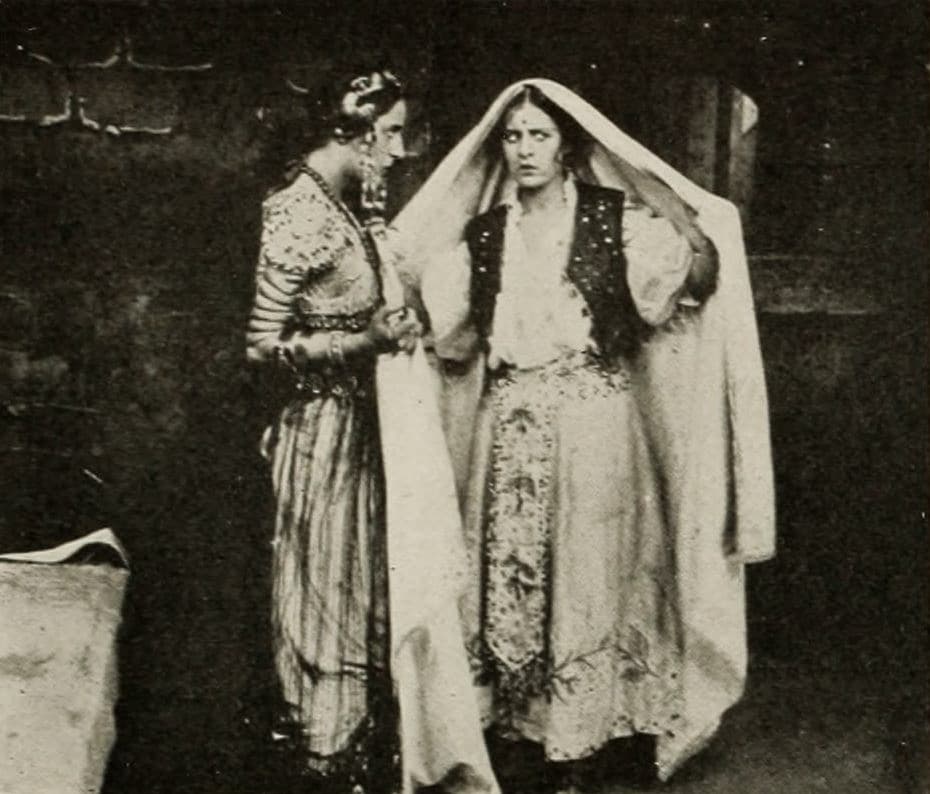 The Woman of Mystery photo