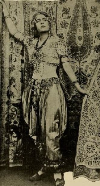 The Woman of Mystery photo