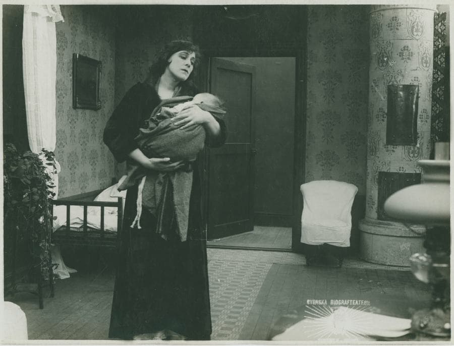 Madame de Thebes photo
