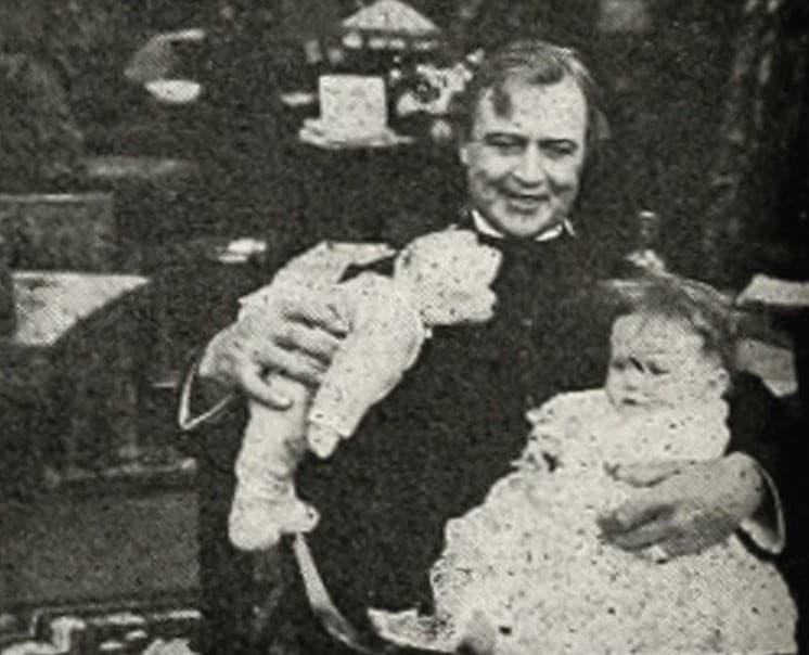 The Scarlet Sin photo