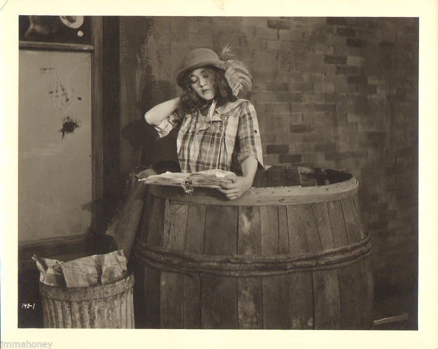 The Dream Girl photo