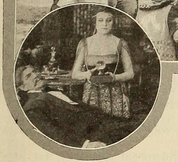 Gold and the Woman photo