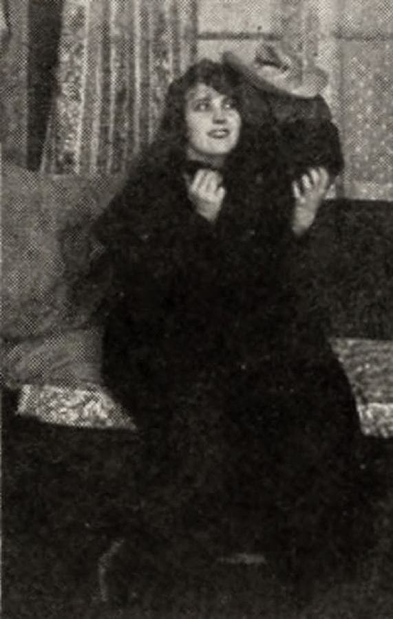 Hazel Kirke photo