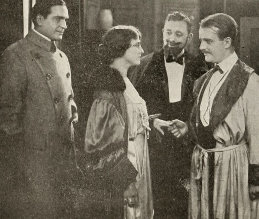The Scarlet Runner photo