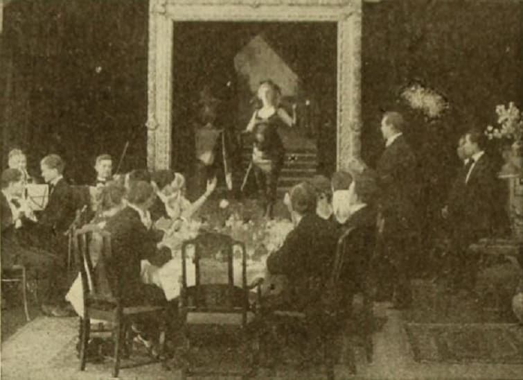 Nina, the Flower Girl