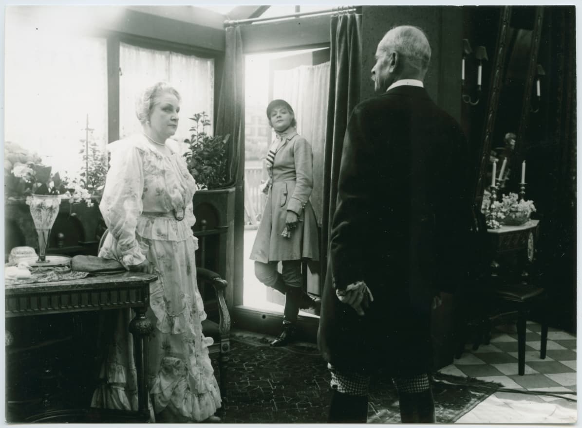 Wanted - A Film Actress