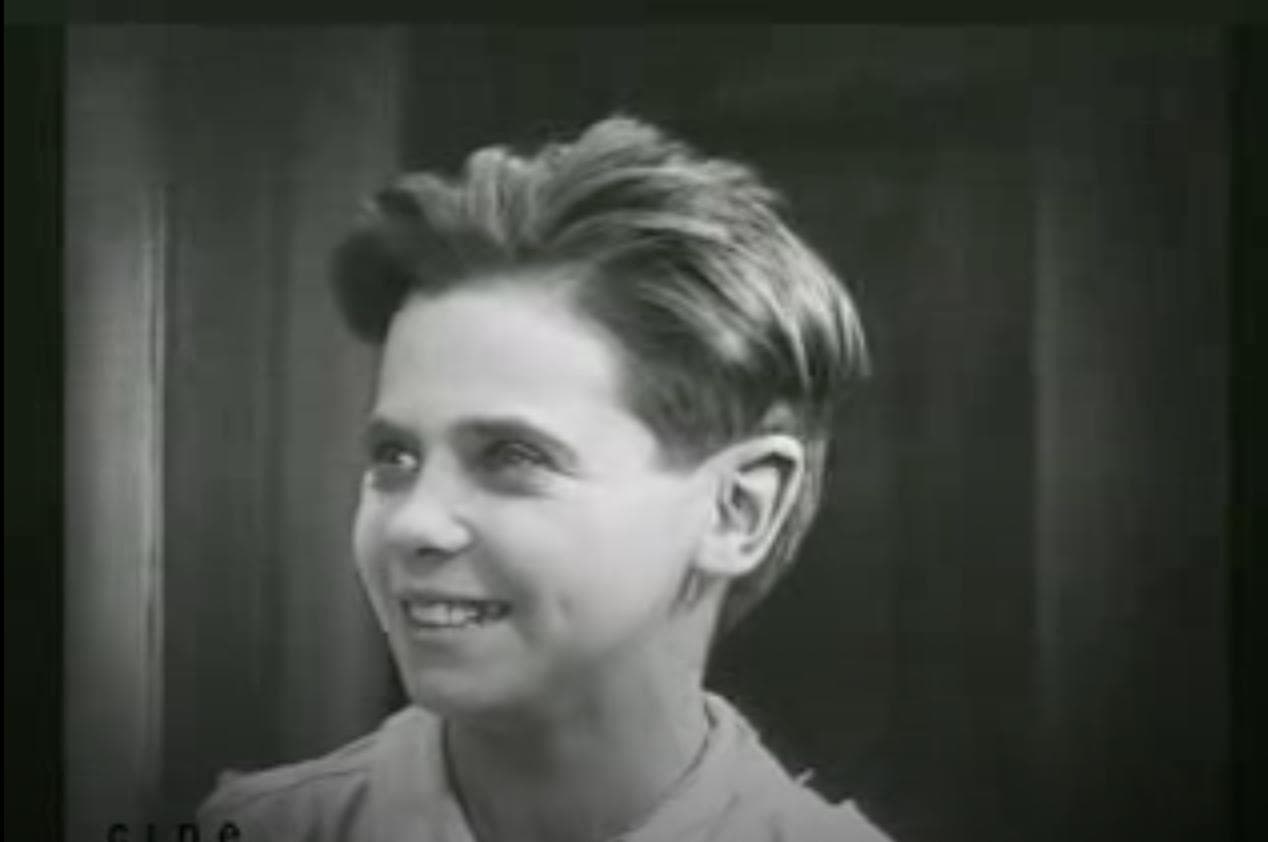 Young Mother Hubbard photo