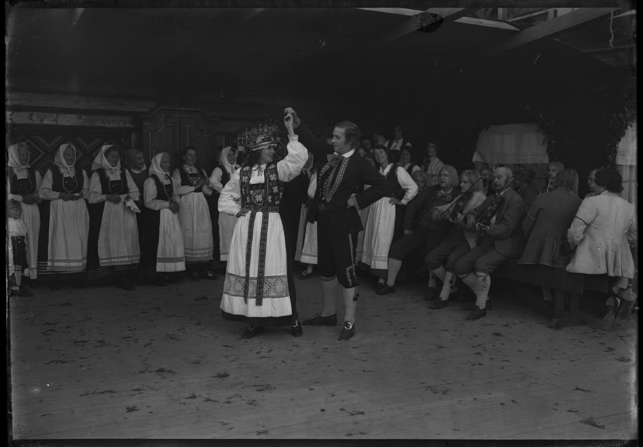 Sången om den eldröda blomman
