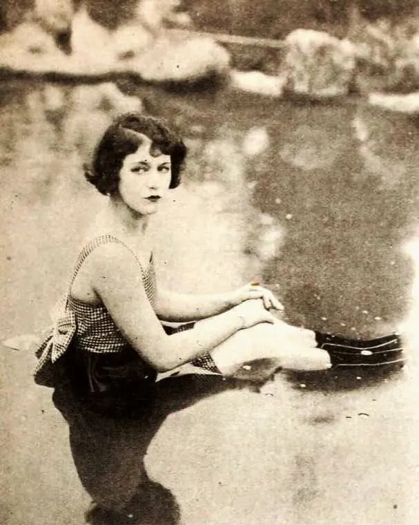 The Chorus Girl's Romance