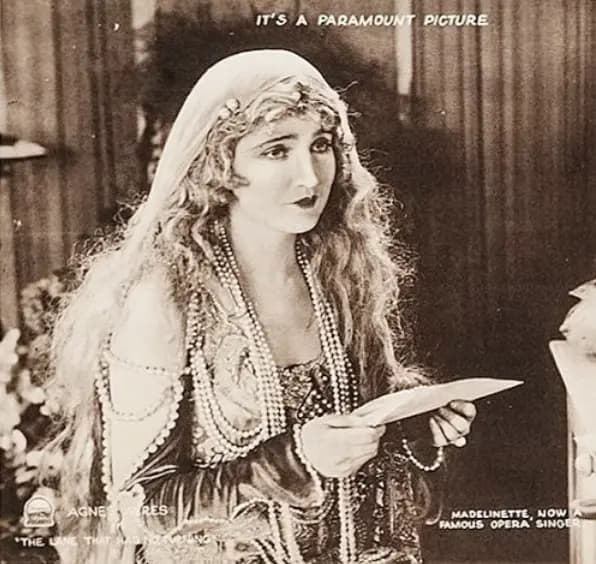 The Lane That Had No Turning