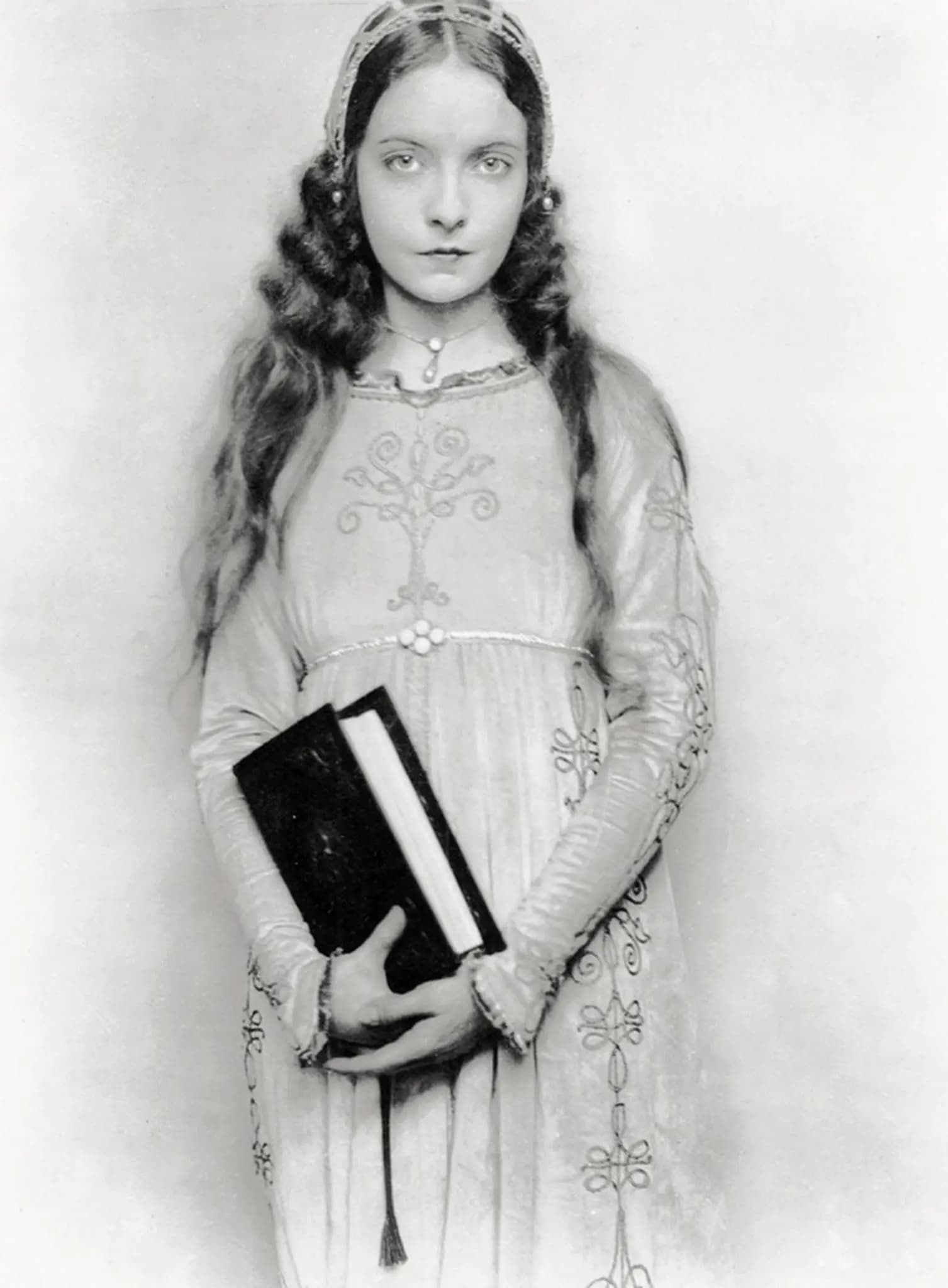 Romola photo