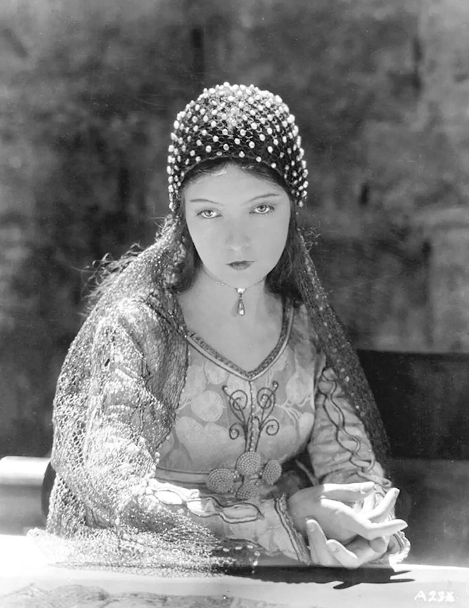 Romola photo