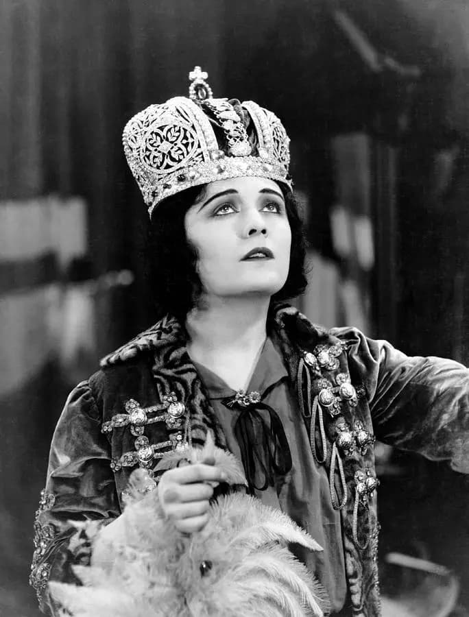 The Crown of Lies