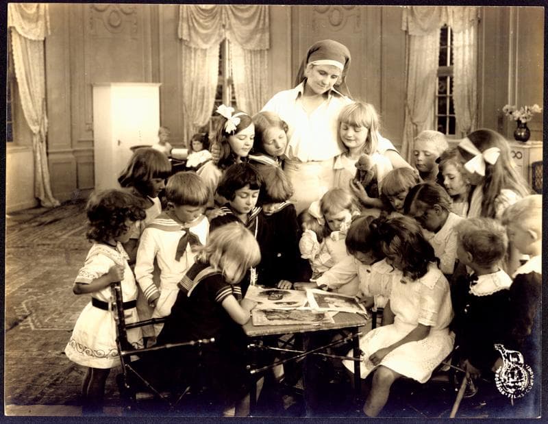 Den retfærdiges hustru photo