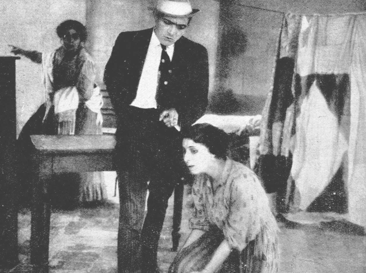 Sperduti nel buio photo