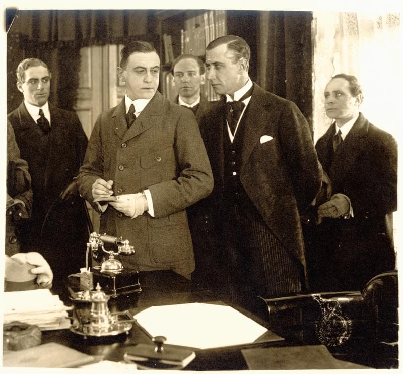 Manden med de ni Fingre III photo