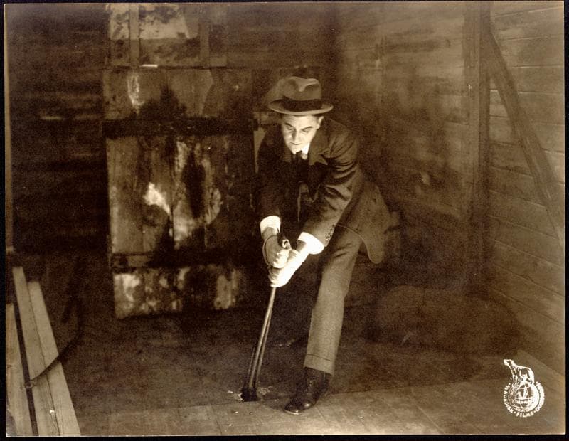 Manden med de ni Fingre III