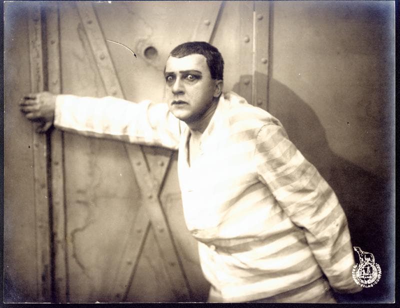 Manden med de ni Fingre IV photo