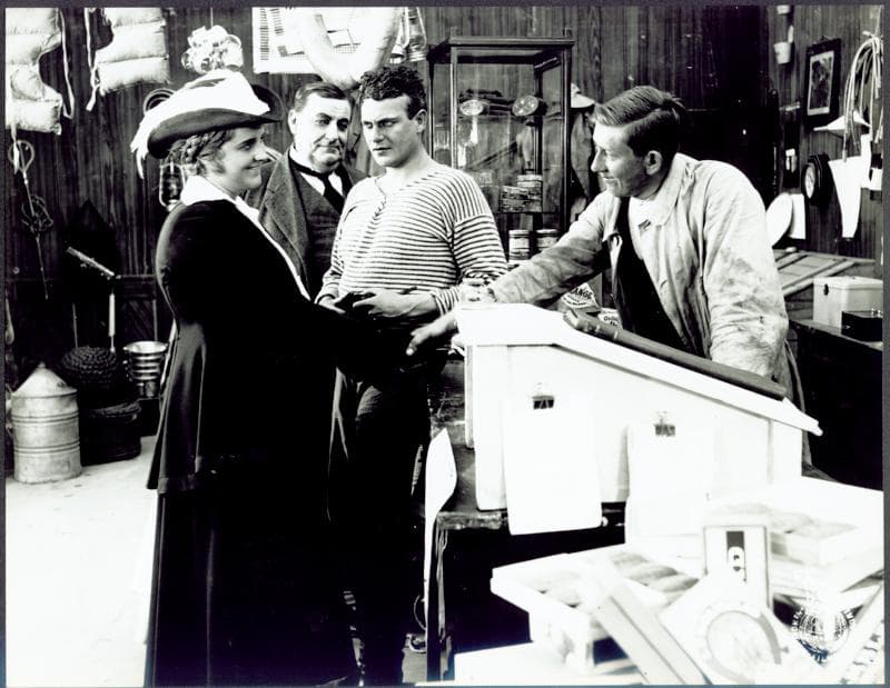 Mellem de yderste Skær