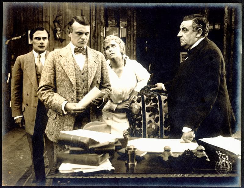 Mellem de yderste Skær