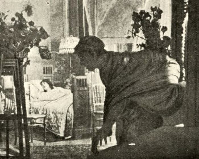 Should a Woman Tell? photo