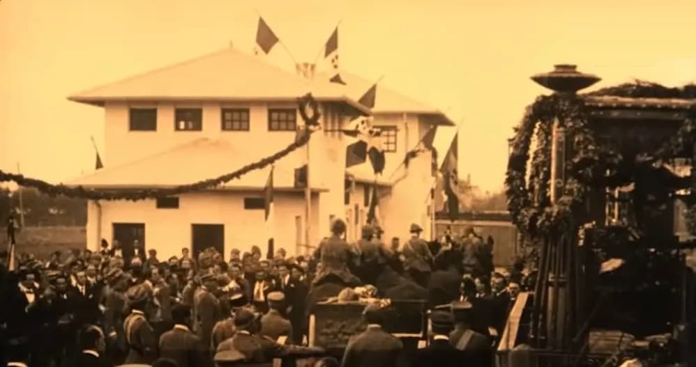 Gloria: Apoteosi del soldato ignoto