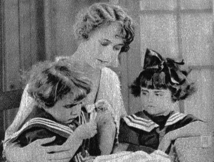 La bâillonnée - Épisode 1: Entre deux haines