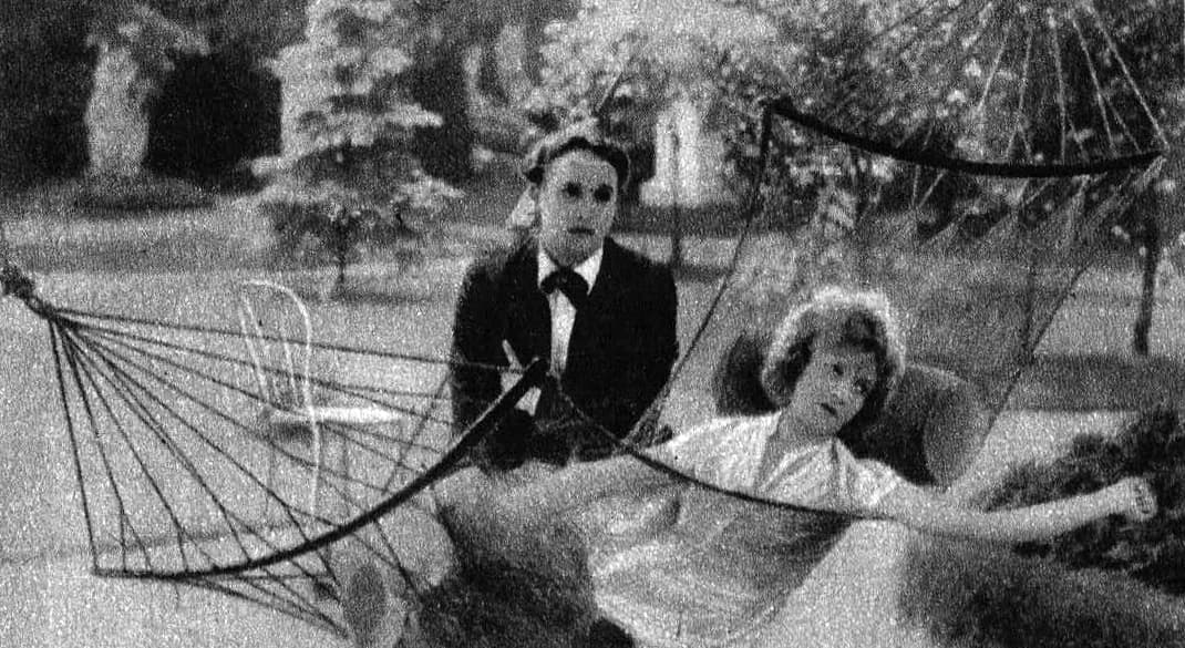 L'homme et la poupée