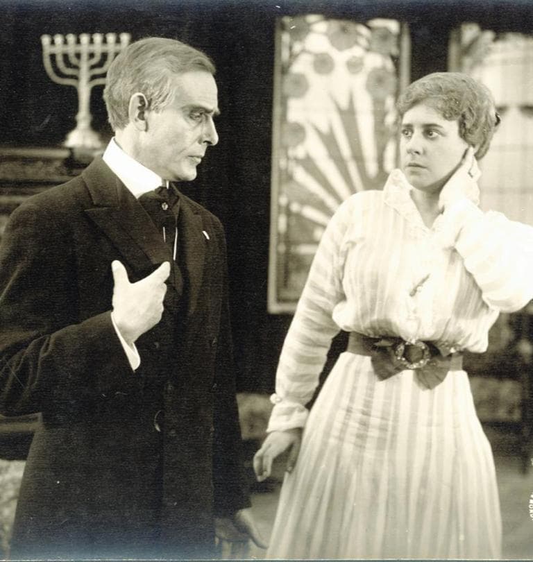 Naar Hjertet sælges poster