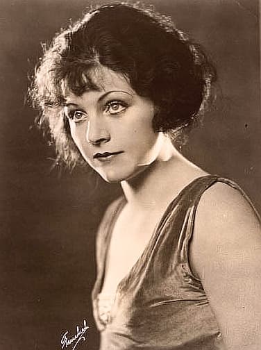 Helen Darling