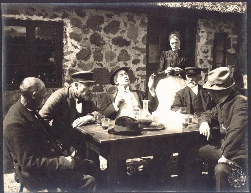 Krigsmillionæren poster